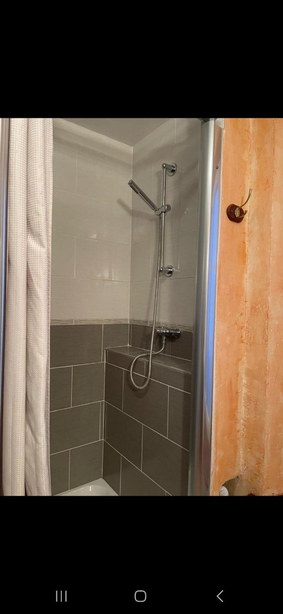 Relais St Laurent Chevreuse Rom bilde